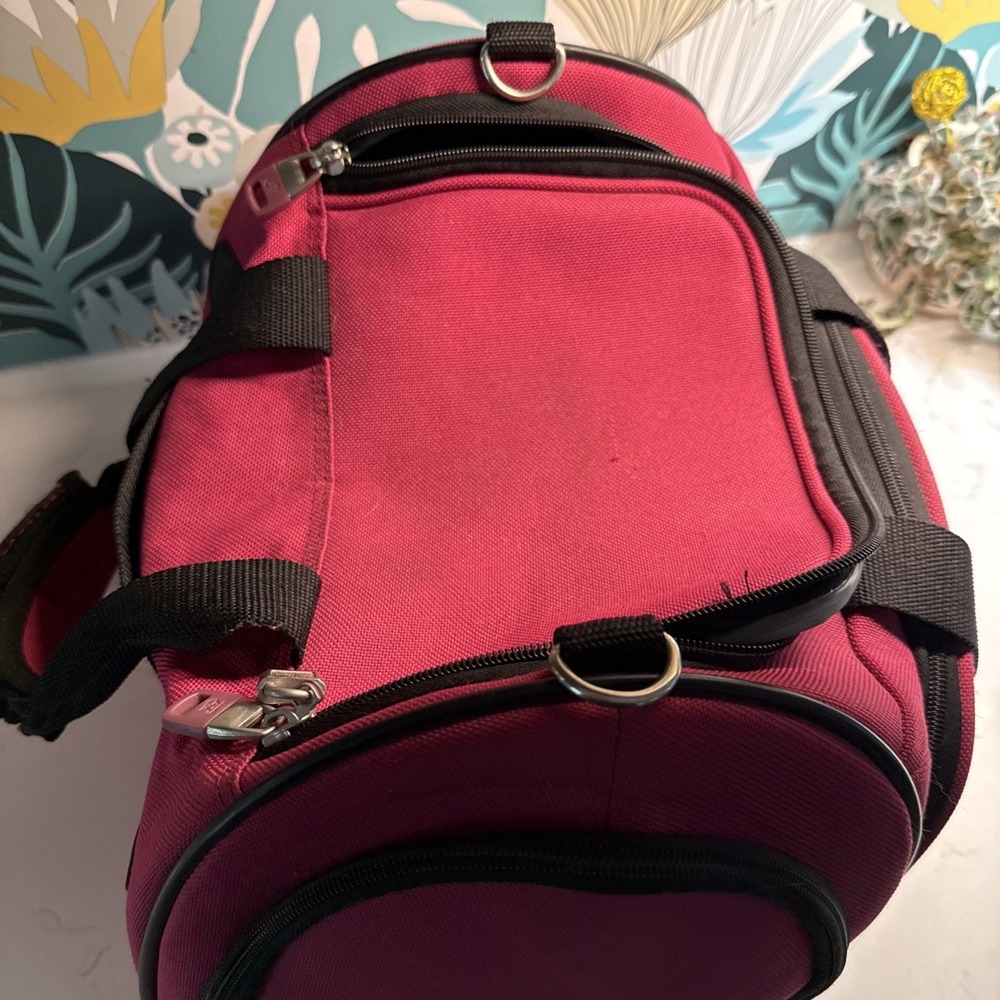 American Tourist PINK Travel CarryOn Overnight Bag Duffle Bag Gym Bag 14"x12"x9" - Picture 5 of 9
